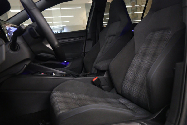 Volkswagen Golf 1.4 eHybrid GTE /PANO/IQLIGHT/CAM/CARPLAY/ACC/LANE ASSIST/VOL