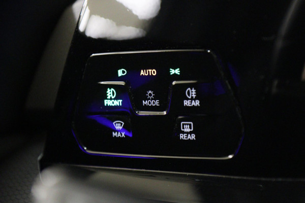 Volkswagen Golf 1.4 eHybrid GTE /PANO/IQLIGHT/CAM/CARPLAY/ACC/LANE ASSIST/VOL