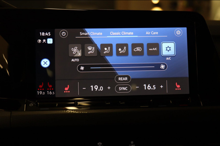 Volkswagen Golf 1.4 eHybrid GTE /PANO/IQLIGHT/CAM/CARPLAY/ACC/LANE ASSIST/VOL