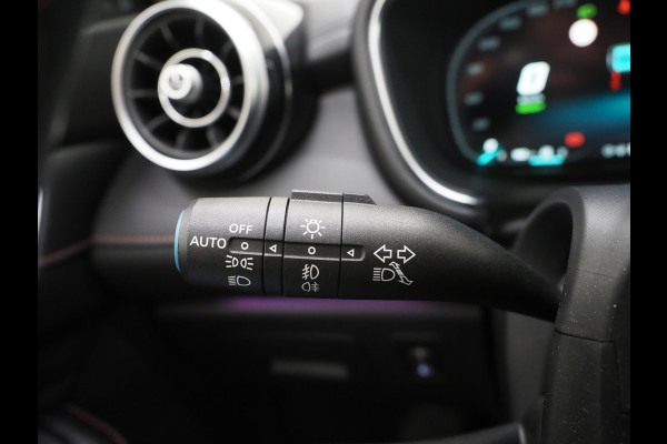 MG EHS 1.5 TGDI Luxury | Panoramadak | Adaptive Cruise | Sportstoelen | 360 | Keyless | Carplay