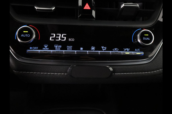 Toyota Corolla Touring Sports 1.8 Hybrid First Edition Bi-Tone | Apple Carplay & AndroidAUTO | Navigatie | 1e eigenaar |