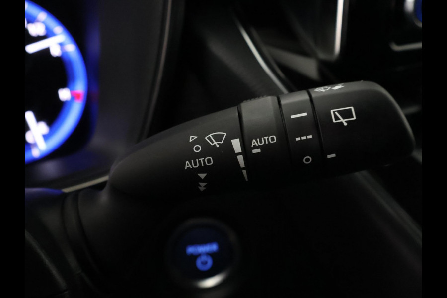 Toyota Corolla Touring Sports 1.8 Hybrid First Edition Bi-Tone | Apple Carplay & AndroidAUTO | Navigatie | 1e eigenaar |