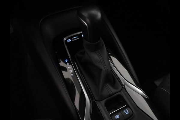 Toyota Corolla Touring Sports 1.8 Hybrid First Edition Bi-Tone | Apple Carplay & AndroidAUTO | Navigatie | 1e eigenaar |