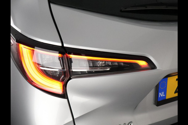 Toyota Corolla Touring Sports 1.8 Hybrid First Edition Bi-Tone | Apple Carplay & AndroidAUTO | Navigatie | 1e eigenaar |