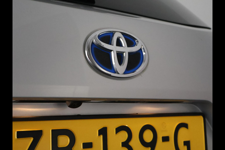 Toyota Corolla Touring Sports 1.8 Hybrid First Edition Bi-Tone | Apple Carplay & AndroidAUTO | Navigatie | 1e eigenaar |