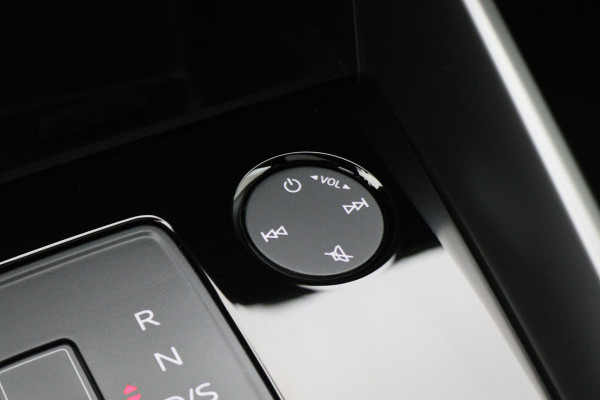 Audi A3 Limousine 30 TFSI Advanced edition Virtual Cockpit, Panoramadak, ACC, Apple Carplay, DAB, PDC, 18''