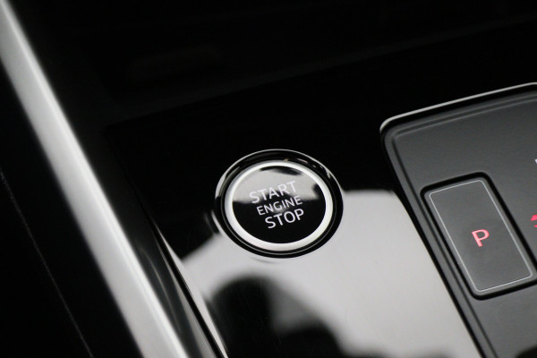Audi A3 Limousine 30 TFSI Advanced edition Virtual Cockpit, Panoramadak, ACC, Apple Carplay, DAB, PDC, 18''