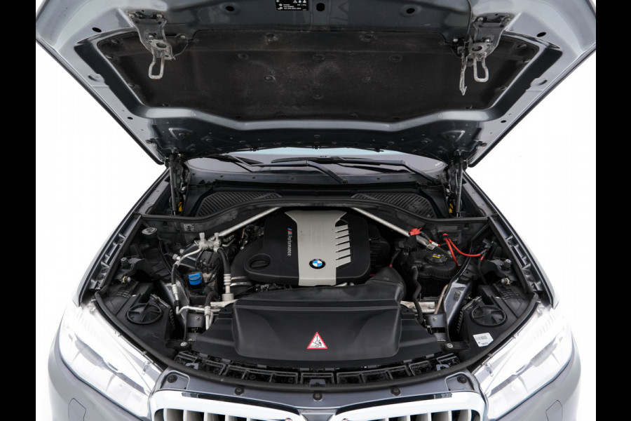 BMW X5 M50d M-Aerodinamica Aut. *PANO | HEAD-UP | LUXURY-LEATHER | ADAPTIVE-CRUISE | SOFT-CLOSE | BANG&OLUFSEN | TOP-VIEW | BLINDSPOT | NIGHT-VISION | MEMORY-PACK | DIGI-COCKPIT | HEATED-COMFORTSEATS | NAVI-FULLMAP |