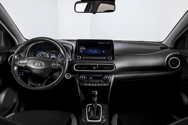 Hyundai Kona 1.6 GDI HEV Comfort - Automaat | Cruise | PDC | Camera | NAV + App. Connect | ECC | Afn. Trekhaak | DAB | LM 16" |