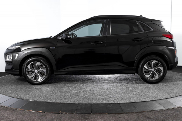 Hyundai Kona 1.6 GDI HEV Comfort - Automaat | Cruise | PDC | Camera | NAV + App. Connect | ECC | Afn. Trekhaak | DAB | LM 16" |