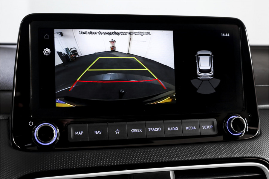 Hyundai Kona 1.6 GDI HEV Comfort - Automaat | Cruise | PDC | Camera | NAV + App. Connect | ECC | Afn. Trekhaak | DAB | LM 16" |