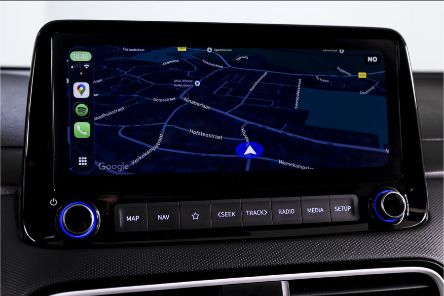 Hyundai Kona 1.6 GDI HEV Comfort - Automaat | Cruise | PDC | Camera | NAV + App. Connect | ECC | Afn. Trekhaak | DAB | LM 16" |