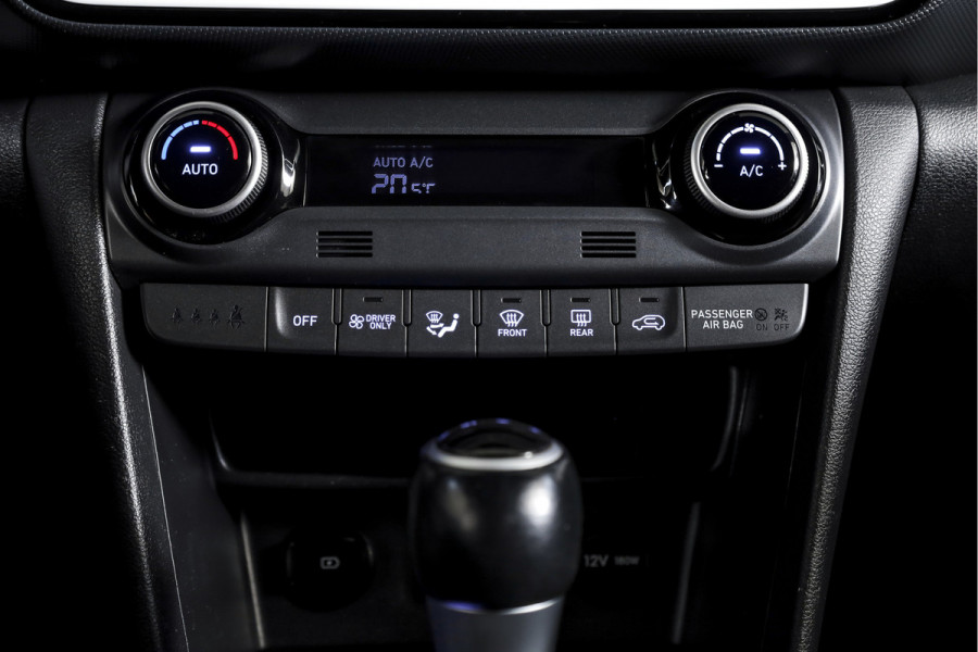 Hyundai Kona 1.6 GDI HEV Comfort - Automaat | Cruise | PDC | Camera | NAV + App. Connect | ECC | Afn. Trekhaak | DAB | LM 16" |