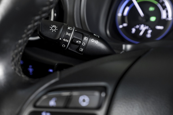 Hyundai Kona 1.6 GDI HEV Comfort - Automaat | Cruise | PDC | Camera | NAV + App. Connect | ECC | Afn. Trekhaak | DAB | LM 16" |