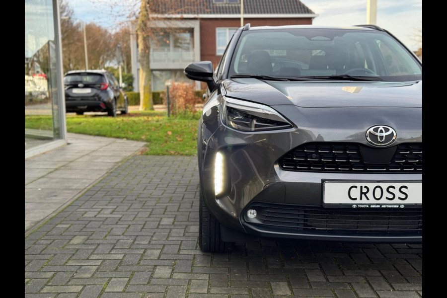 Toyota Yaris Cross 1.5 Hybrid 130pk Executive Limited | Elektrische achterklep, Stoel + Stuurverwarming, 18 inch, Dodehoekherkenning, Parkeersensor