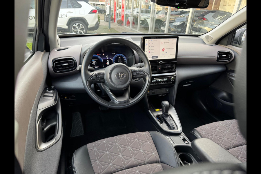 Toyota Yaris Cross 1.5 Hybrid 130pk Executive Limited | Elektrische achterklep, Stoel + Stuurverwarming, 18 inch, Dodehoekherkenning, Parkeersensor