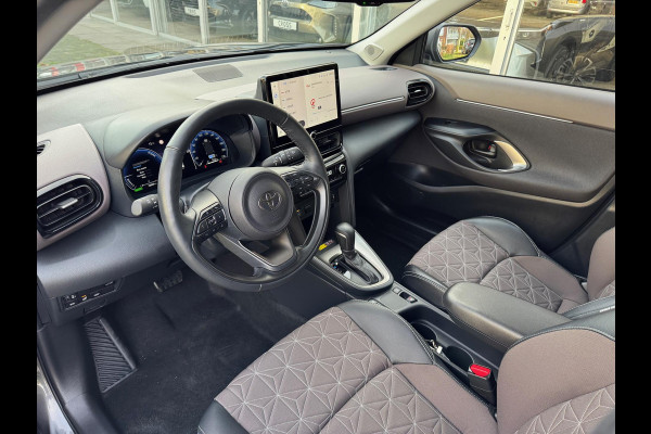Toyota Yaris Cross 1.5 Hybrid 130pk Executive Limited | Elektrische achterklep, Stoel + Stuurverwarming, 18 inch, Dodehoekherkenning, Parkeersensor