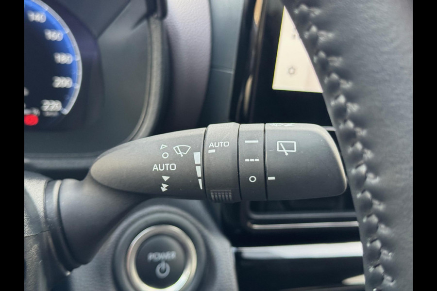 Toyota Yaris Cross 1.5 Hybrid 130pk Executive Limited | Elektrische achterklep, Stoel + Stuurverwarming, 18 inch, Dodehoekherkenning, Parkeersensor