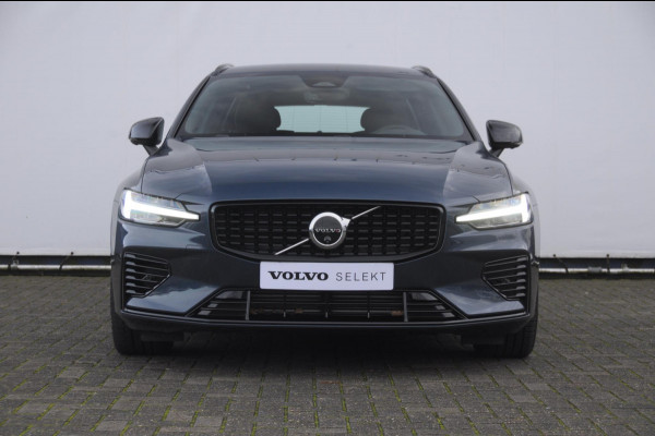 Volvo V60 T6 350PK Automaat AWD Plus Dark / Adaptive cruise control / Elektrische stoelen / Harman Kardon audio / Trekhaak / Pilot assist / BLIS / Stoel en stuur verwarming / Elektrische achterklep / Parkeersensoren met 360 camera / Google infotainment