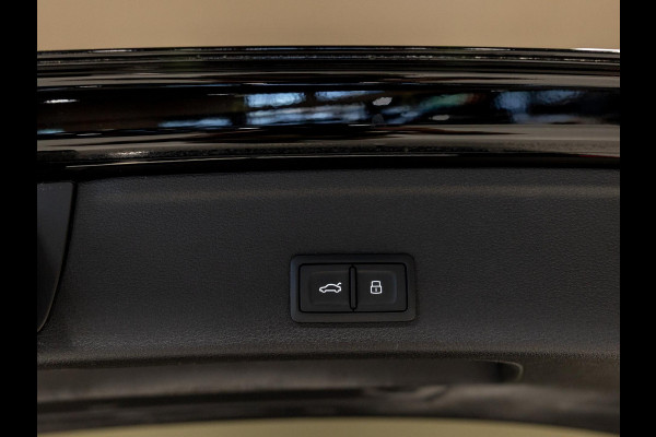 Audi A4 Avant 2.0 TFSI ultra Design S-Line / 190pk / Matrix / Leder / Stoelverwarming /