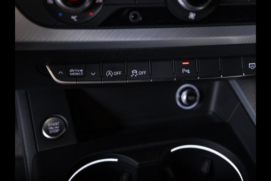 Audi A4 Avant 2.0 TFSI ultra Design S-Line / 190pk / Matrix / Leder / Stoelverwarming /