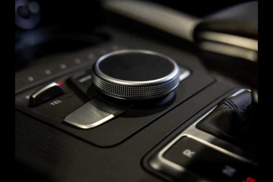 Audi A4 Avant 2.0 TFSI ultra Design S-Line / 190pk / Matrix / Leder / Stoelverwarming /