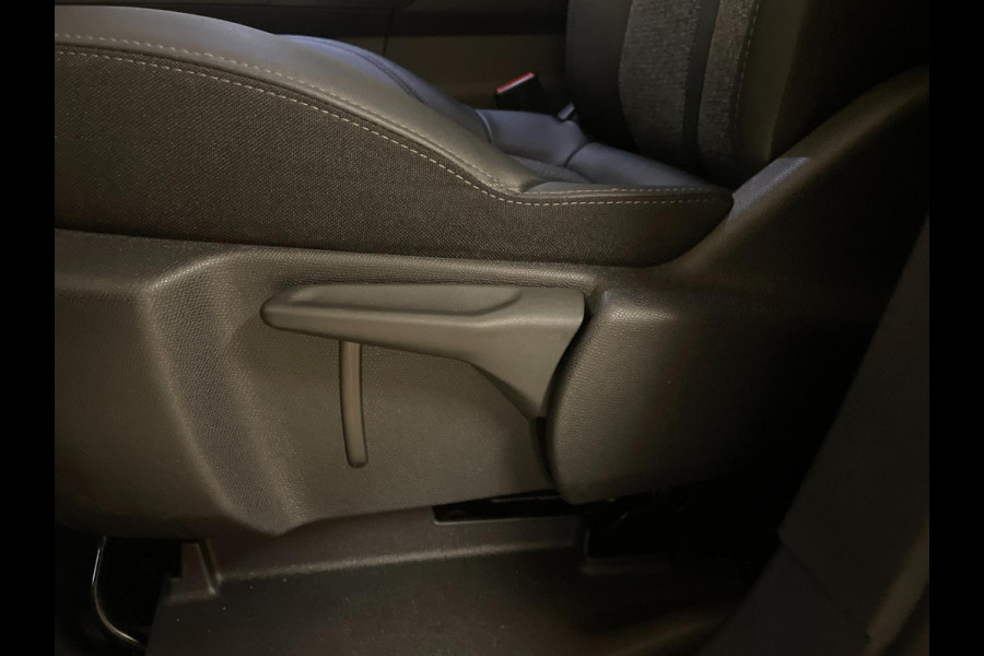 Peugeot 3008 1.2 PureTech Allure AIRCO CLIMA NAVI CRUISE BT APPLE CARPLAY 19 INCH HOGE ZIT PRIVACYGLAS NIEUWSTAAT