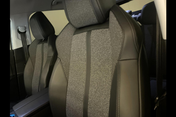 Peugeot 3008 1.2 PureTech Allure AIRCO CLIMA NAVI CRUISE BT APPLE CARPLAY 19 INCH HOGE ZIT PRIVACYGLAS NIEUWSTAAT
