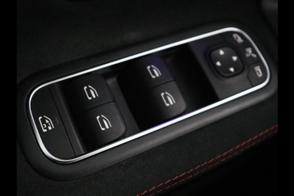 Mercedes-Benz A-Klasse 200 AMG | Panoramadak | Carplay | Memory | Matrix LED | Leder/Alcantara | Keyless | Sfeerverlichting | Camera | Park Assist | Navigatie | Widescreen