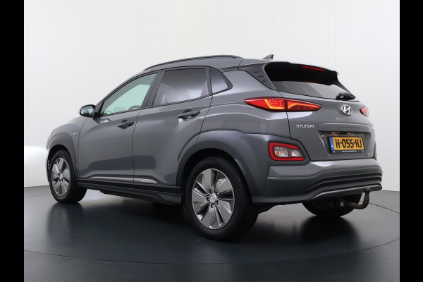 Hyundai Kona EV Premium 64 kWh SKY|VAN: €20.900,- VOOR: €18.877,- UW EINDEJAARSVOORDEEL: €2.023,-|  3-FASE| STOEL + STUURVERWARMING| STOEL VENTILATIE| AFN. TREKHAAK| DODE HOEK | CAMERA| HEAD-UP DISPLAY| PANO|