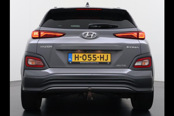 Hyundai Kona EV Premium 64 kWh SKY|VAN: €20.900,- VOOR: €18.877,- UW EINDEJAARSVOORDEEL: €2.023,-|  3-FASE| STOEL + STUURVERWARMING| STOEL VENTILATIE| AFN. TREKHAAK| DODE HOEK | CAMERA| HEAD-UP DISPLAY| PANO|