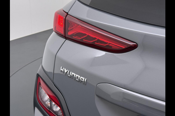 Hyundai Kona EV Premium 64 kWh SKY|VAN: €20.900,- VOOR: €18.877,- UW EINDEJAARSVOORDEEL: €2.023,-|  3-FASE| STOEL + STUURVERWARMING| STOEL VENTILATIE| AFN. TREKHAAK| DODE HOEK | CAMERA| HEAD-UP DISPLAY| PANO|