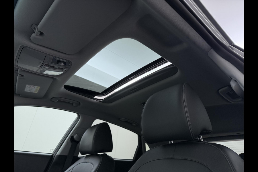 Hyundai Kona EV Premium 64 kWh SKY|VAN: €20.900,- VOOR: €18.877,- UW EINDEJAARSVOORDEEL: €2.023,-|  3-FASE| STOEL + STUURVERWARMING| STOEL VENTILATIE| AFN. TREKHAAK| DODE HOEK | CAMERA| HEAD-UP DISPLAY| PANO|