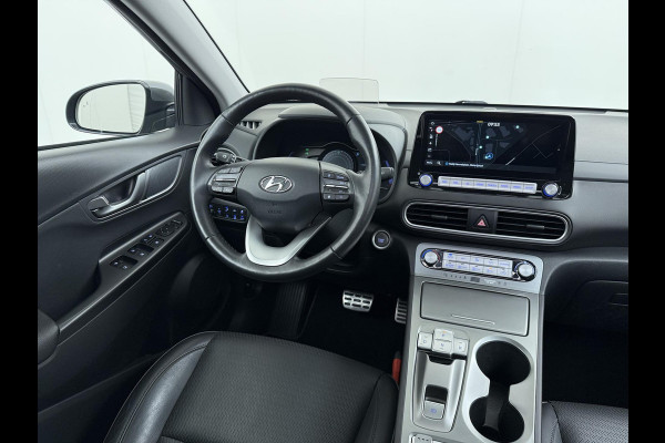 Hyundai Kona EV Premium 64 kWh SKY|VAN: €20.900,- VOOR: €18.877,- UW EINDEJAARSVOORDEEL: €2.023,-|  3-FASE| STOEL + STUURVERWARMING| STOEL VENTILATIE| AFN. TREKHAAK| DODE HOEK | CAMERA| HEAD-UP DISPLAY| PANO|