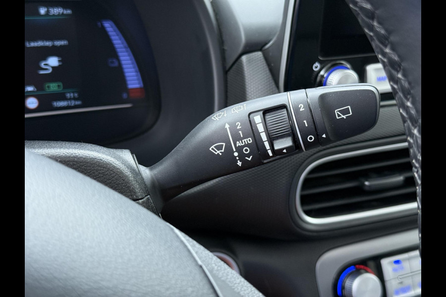 Hyundai Kona EV Premium 64 kWh SKY|VAN: €20.900,- VOOR: €18.877,- UW EINDEJAARSVOORDEEL: €2.023,-|  3-FASE| STOEL + STUURVERWARMING| STOEL VENTILATIE| AFN. TREKHAAK| DODE HOEK | CAMERA| HEAD-UP DISPLAY| PANO|