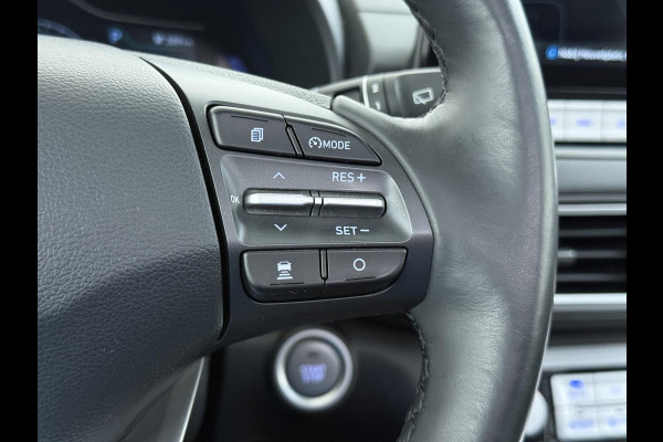 Hyundai Kona EV Premium 64 kWh SKY|VAN: €20.900,- VOOR: €18.877,- UW EINDEJAARSVOORDEEL: €2.023,-|  3-FASE| STOEL + STUURVERWARMING| STOEL VENTILATIE| AFN. TREKHAAK| DODE HOEK | CAMERA| HEAD-UP DISPLAY| PANO|