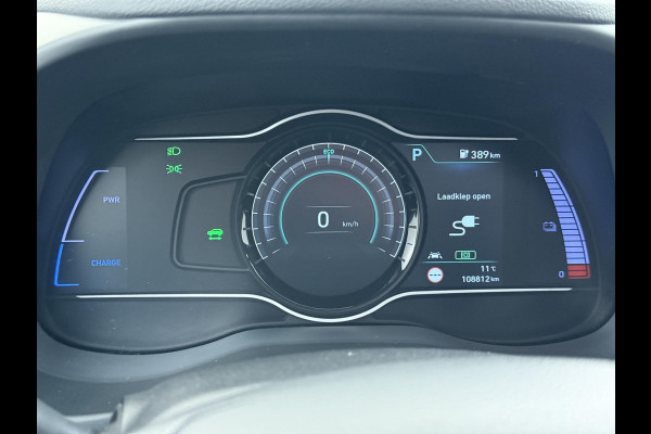 Hyundai Kona EV Premium 64 kWh SKY|VAN: €20.900,- VOOR: €18.877,- UW EINDEJAARSVOORDEEL: €2.023,-|  3-FASE| STOEL + STUURVERWARMING| STOEL VENTILATIE| AFN. TREKHAAK| DODE HOEK | CAMERA| HEAD-UP DISPLAY| PANO|