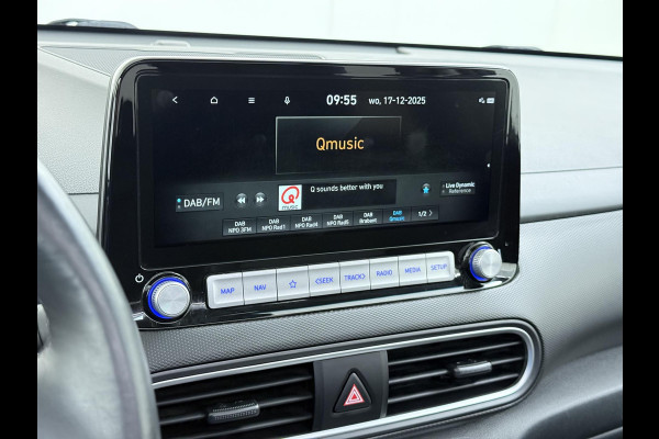 Hyundai Kona EV Premium 64 kWh SKY|VAN: €20.900,- VOOR: €18.877,- UW EINDEJAARSVOORDEEL: €2.023,-|  3-FASE| STOEL + STUURVERWARMING| STOEL VENTILATIE| AFN. TREKHAAK| DODE HOEK | CAMERA| HEAD-UP DISPLAY| PANO|