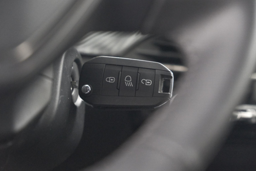Peugeot 208 PureTech 100 EAT8 Active Pack | Parkeersensoren | Apple Carplay | Airco