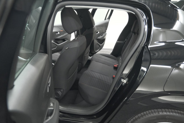 Peugeot 208 PureTech 100 EAT8 Active Pack | Parkeersensoren | Apple Carplay | Airco
