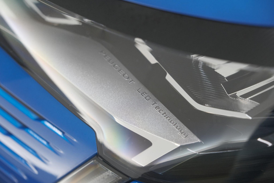 Peugeot 3008 PureTech 130 EAT8 Allure | Camera | Dodehoekdetectie | Navigatie | Apple Carplay | Parkeersensoren