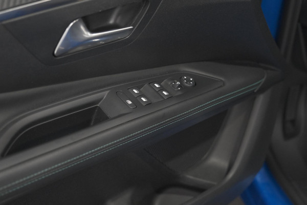 Peugeot 3008 PureTech 130 EAT8 Allure | Camera | Dodehoekdetectie | Navigatie | Apple Carplay | Parkeersensoren