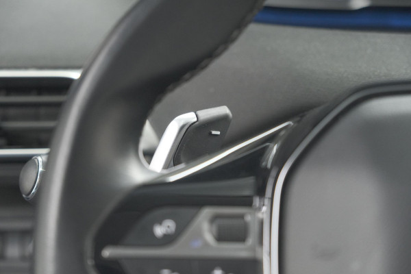 Peugeot 3008 PureTech 130 EAT8 Allure | Camera | Dodehoekdetectie | Navigatie | Apple Carplay | Parkeersensoren