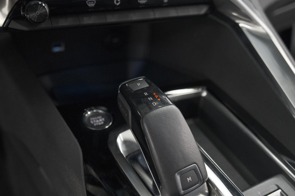 Peugeot 3008 PureTech 130 EAT8 Allure | Camera | Dodehoekdetectie | Navigatie | Apple Carplay | Parkeersensoren