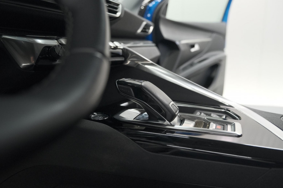 Peugeot 3008 PureTech 130 EAT8 Allure | Camera | Dodehoekdetectie | Navigatie | Apple Carplay | Parkeersensoren