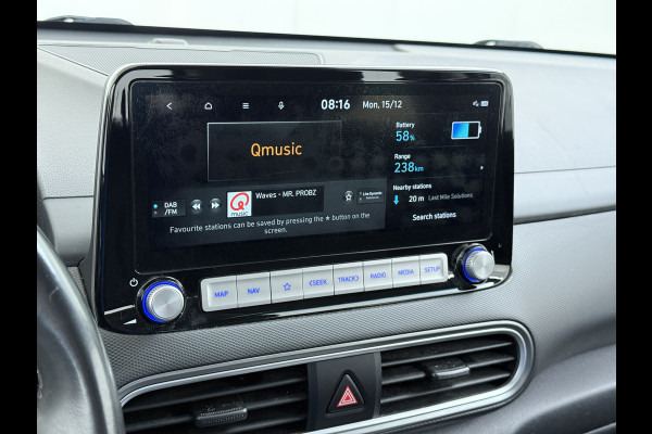 Hyundai Kona EV 64kWh Warmtepomp Adap.Cruise Navi Ecc Camera Pdc Trekhaak Krell®-Audio Apple Carplay Android Auto Comfort SOH 100% Lane Assist DAB Led Lmv 17" Regen-Lichtsensor Keyless 1e Eigenaar Origineel Nederlandse Auto