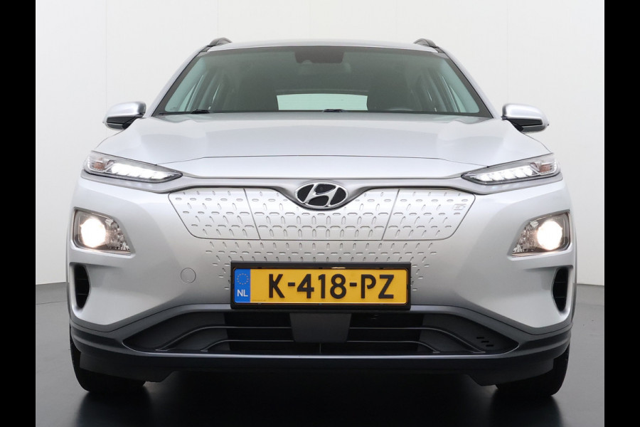 Hyundai Kona EV 64kWh Warmtepomp Adap.Cruise Navi Ecc Camera Pdc Trekhaak Krell®-Audio Apple Carplay Android Auto Comfort SOH 100% Lane Assist DAB Led Lmv 17" Regen-Lichtsensor Keyless 1e Eigenaar Origineel Nederlandse Auto