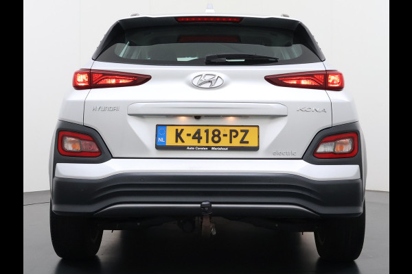 Hyundai Kona EV 64kWh Warmtepomp Adap.Cruise Navi Ecc Camera Pdc Trekhaak Krell®-Audio Apple Carplay Android Auto Comfort SOH 100% Lane Assist DAB Led Lmv 17" Regen-Lichtsensor Keyless 1e Eigenaar Origineel Nederlandse Auto