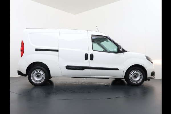 Fiat Doblò Cargo Trekking 1.6JTD 105PK L2H1 3-Peroons Airco Navi* Apple Carplay Android Auto Bluetooth S Trekking Euro 6 Betonplex Vloer Wandbetimmering Schuifdeur Origineel Nederlandse Auto 984kg laadvermogen! 1300kg trekvermogen!