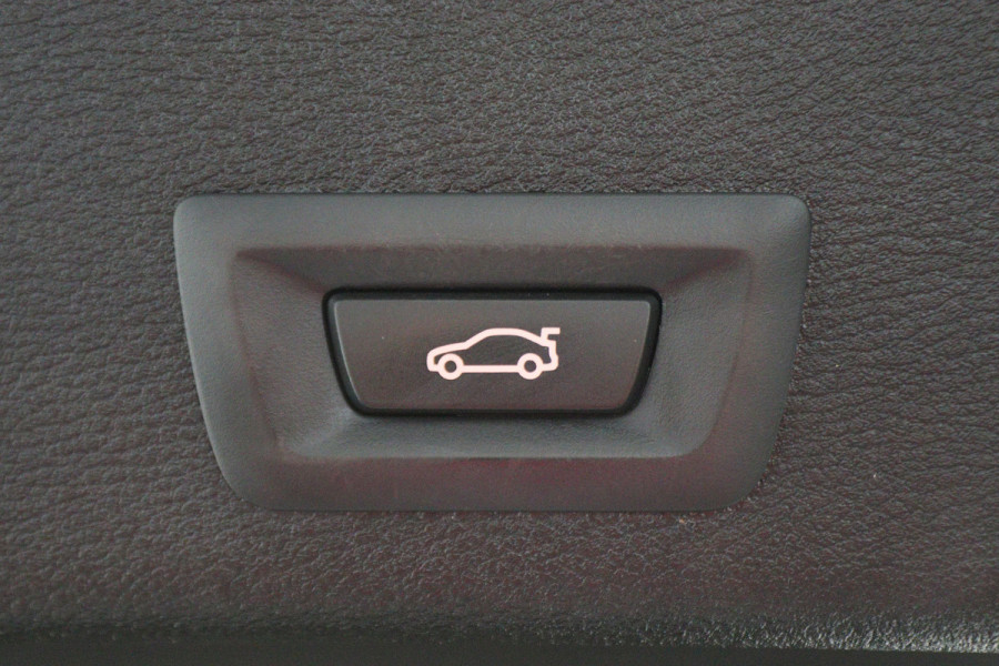 BMW X4 xDrive20i Centennial High Executive Leer, Camera, Cruise, Navigatie, Bluetooth, Elektrische Trekhaak, 21''